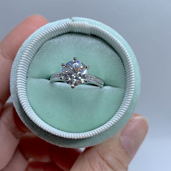 2.6 TCW CARAT ROUND BRILLIANT ENGAGEMENT RING - Picture 2 of 12